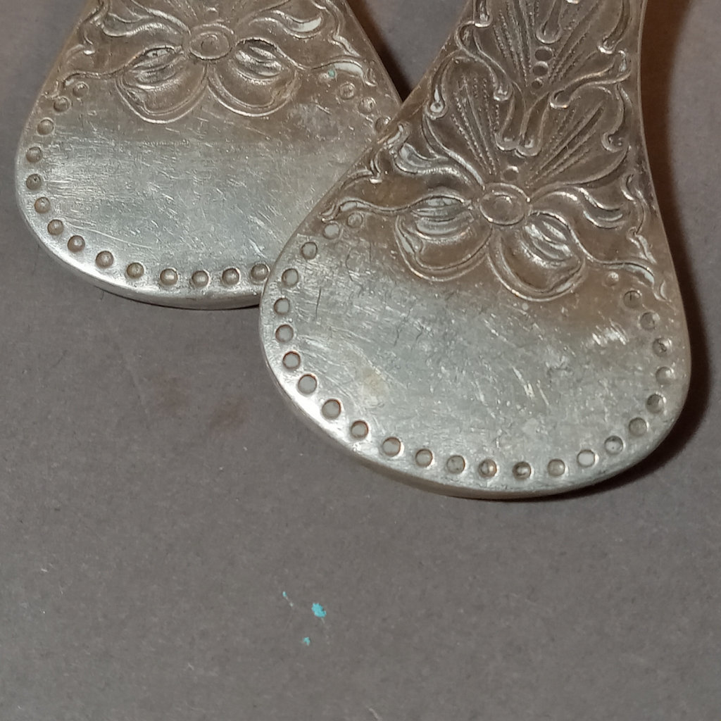 Scandinavian Cabbage Rose & Bow Flatware - image 17 of 18