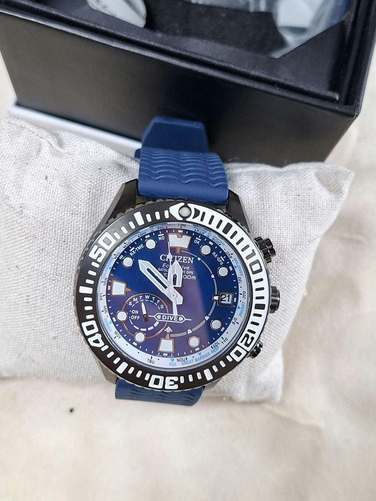 Citizen Eco-Drive GPS Diver Watch CC5006-06L - image 7 of 9