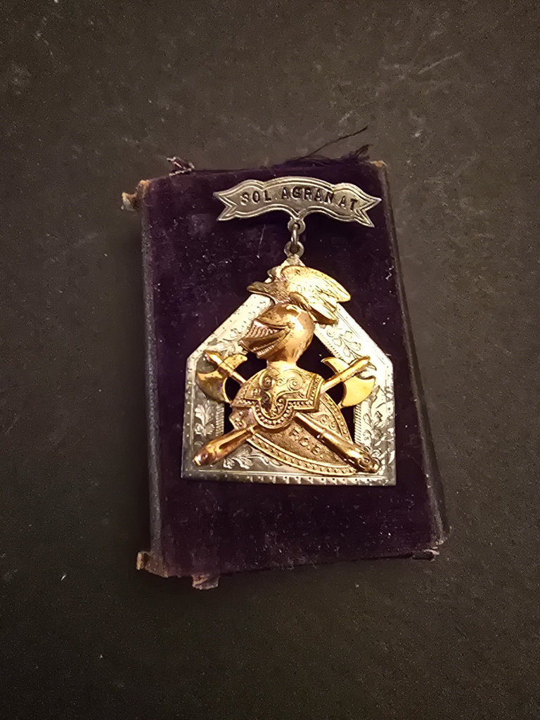 Vintage Sterling Knights of Pythias insignia medal badge with presentation case - image 1 of 8