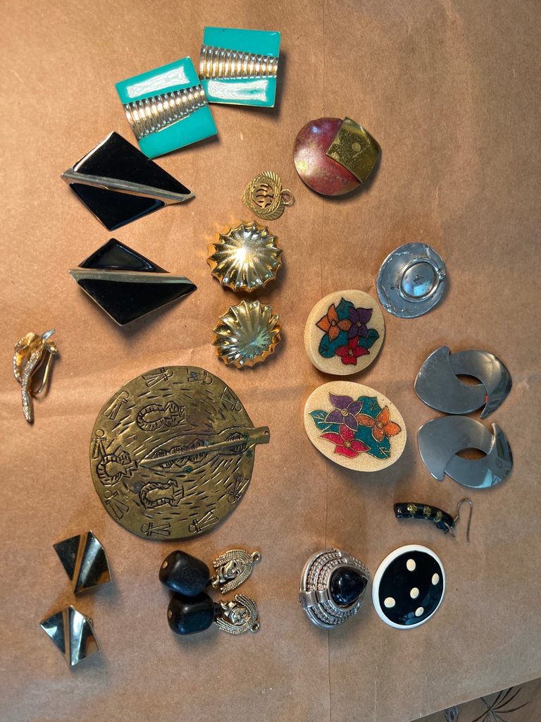 Assorted vintage jewelry collection - image 1 of 11