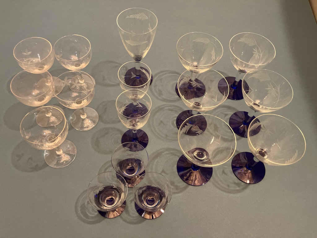 Vintage stemware - image 1 of 20