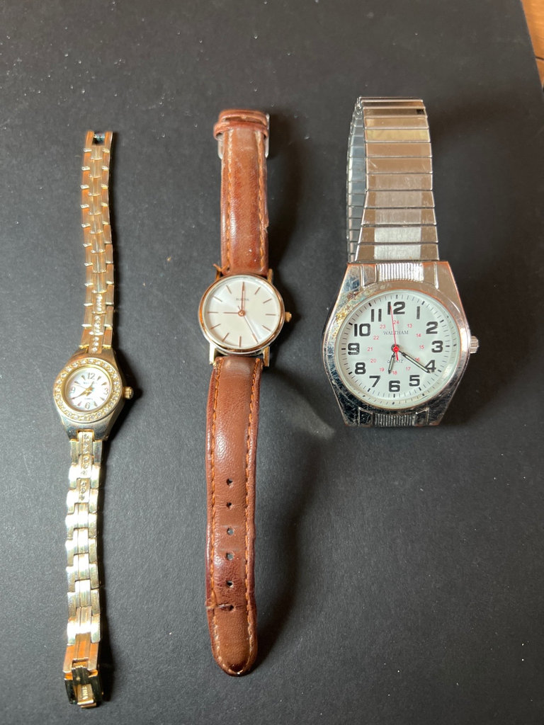 Assorted Bulova and Waltham wristwatches (Gold-tone bracelet, Leather strap, Stainless steel with expansion band) - image 1 of 7