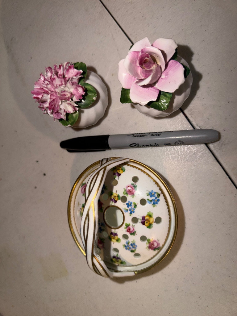 Fine China, Porcelain Figurines, More  - image 15 of 28