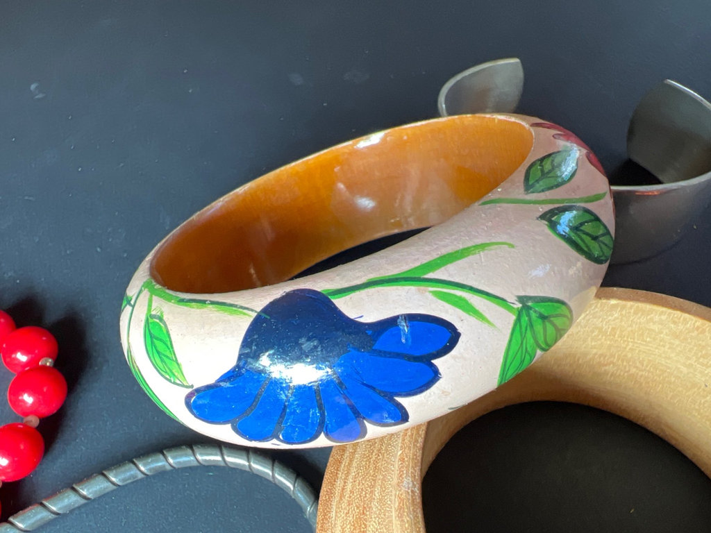 Assorted bracelets and bangles - image 7 of 7