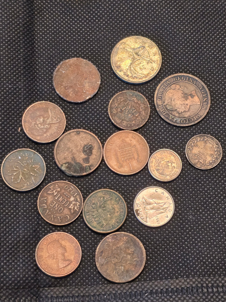 Wheat pennies, a mix of vintage coins, and jewelry - image 7 of 8