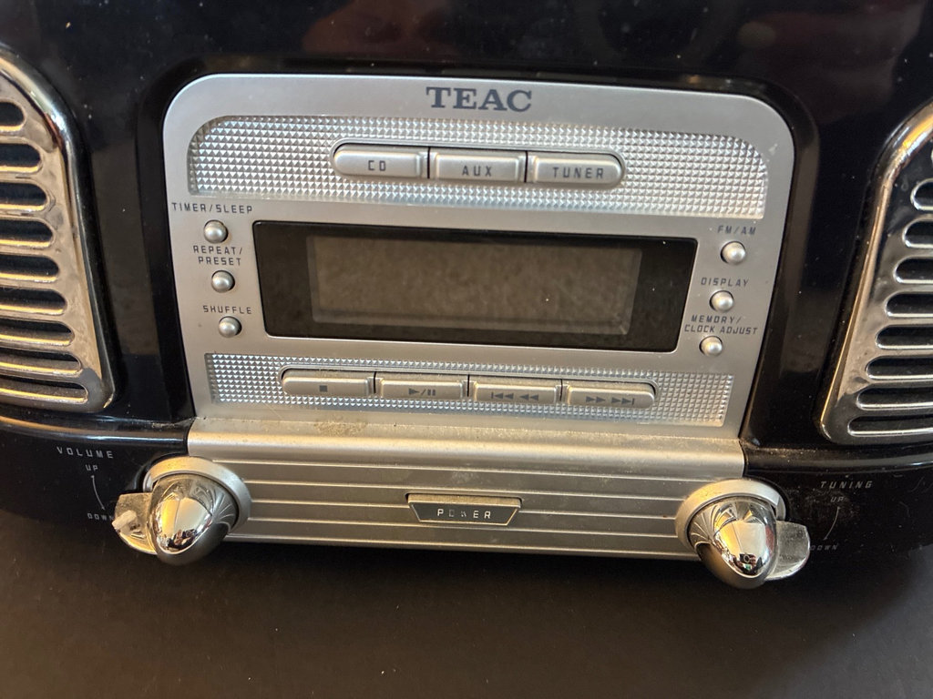 Vintage Crosley wood-cabinet record player and TEAC stereo with clocks - image 7 of 12