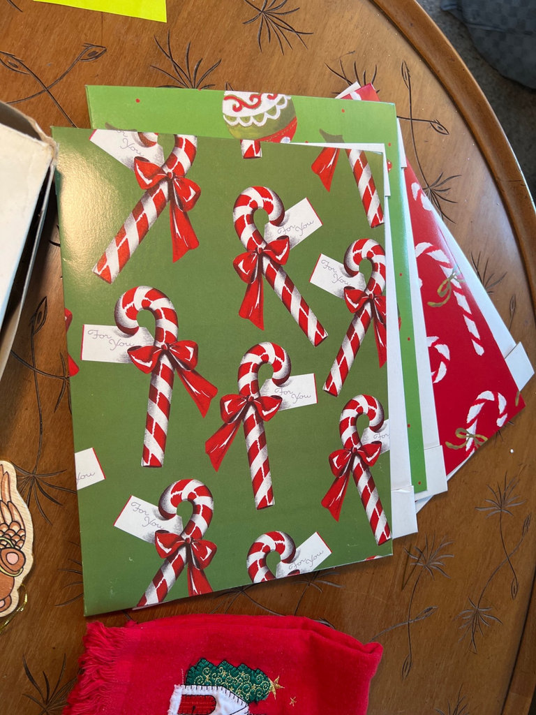 Assorted Christmas decorations and ornaments - image 3 of 7