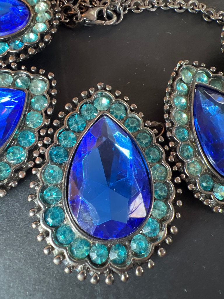 Assorted Vintage Jewelry: Beaded Necklaces, Floral Necklace, and Blue Stone Statement Necklace - image 7 of 8