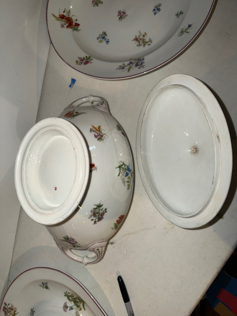 Floral porcelain tureen, Platters  - image 9 of 12