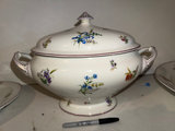 Floral porcelain tureen, Platters  - thumbnail 3 of 12
