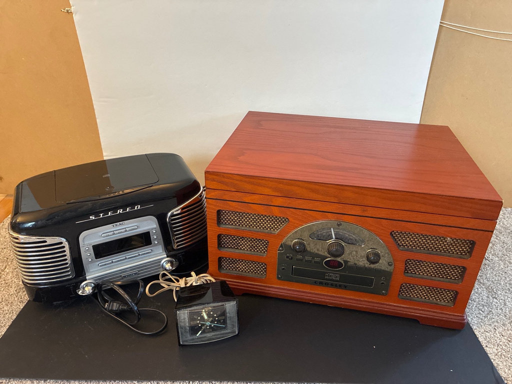 Vintage Crosley wood-cabinet record player and TEAC stereo with clocks - image 11 of 12