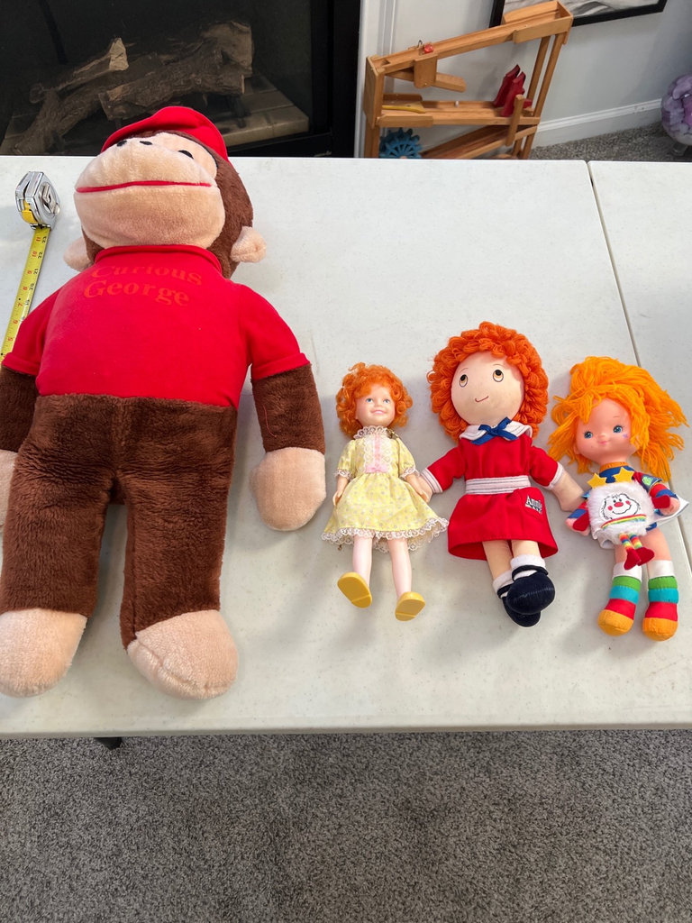Curious George plush with four fashion dolls - image 1 of 11