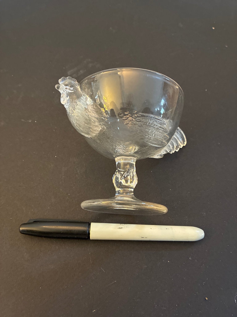 Chicken-themed decorative items and glassware - image 3 of 7