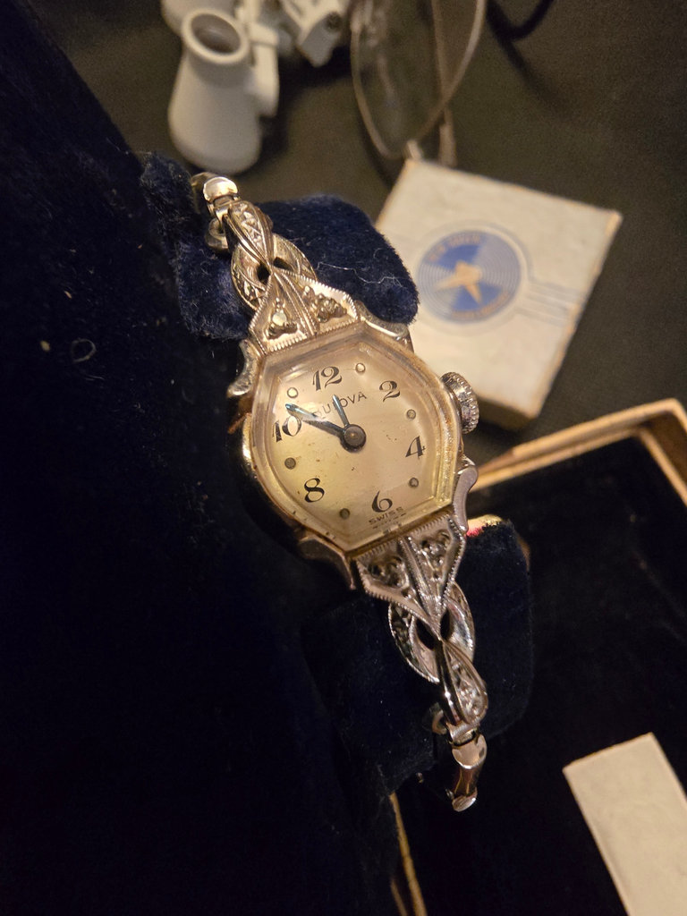 Vintage Waltham pocket watch and Bulova Ladies watch with presentation box - image 5 of 12