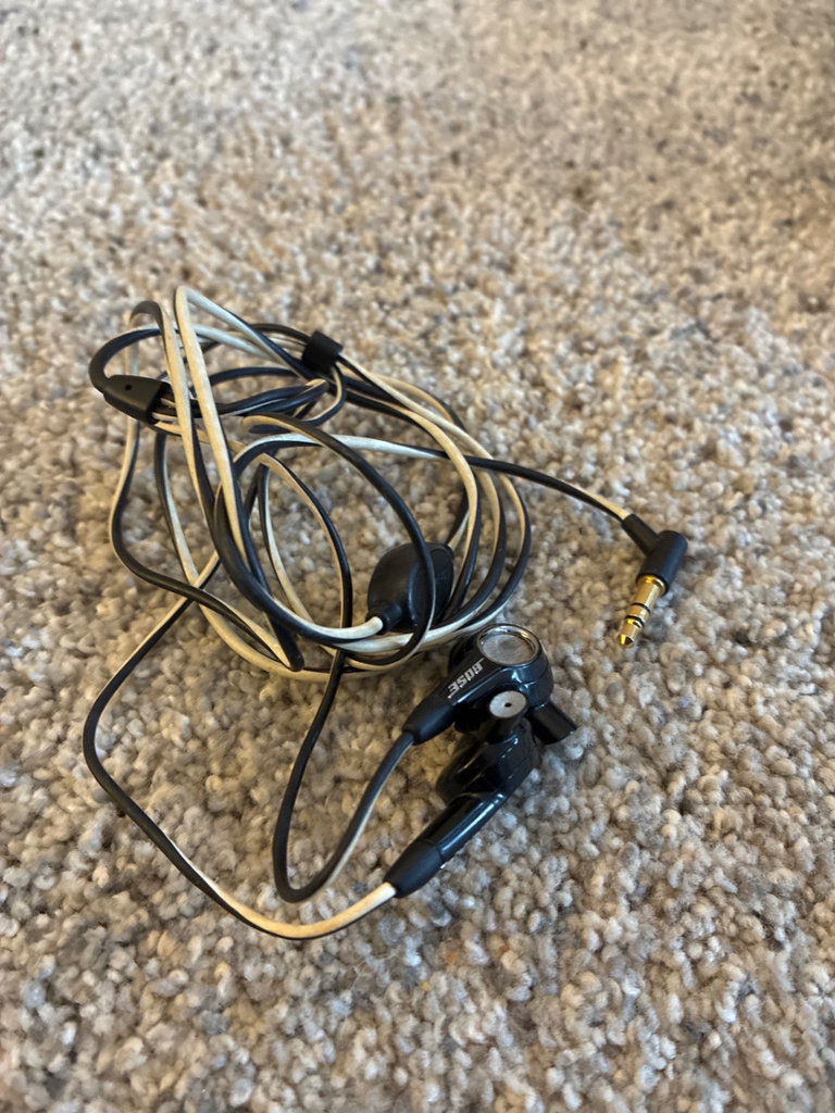 DVD+VCR Combo Player with Samsung 3D Glasses and Bose Headphones - image 10 of 12