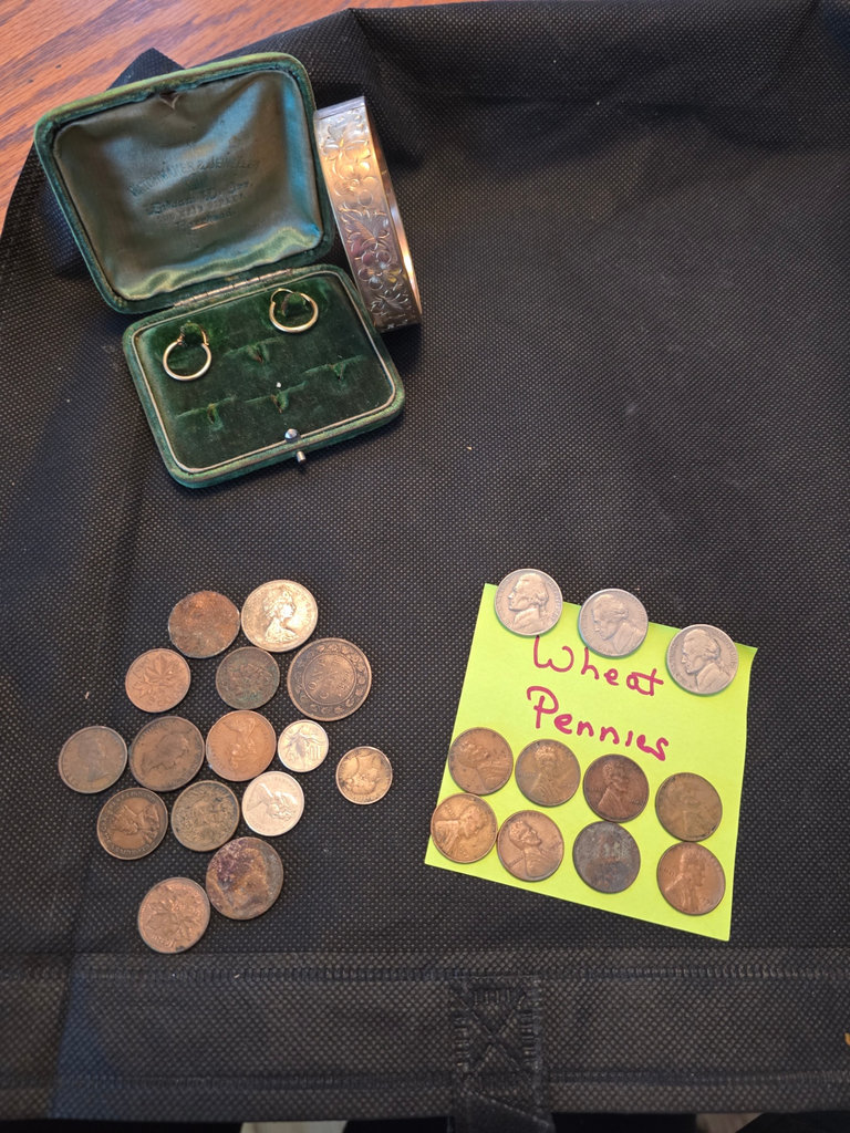 Wheat pennies, a mix of vintage coins, and jewelry - image 2 of 8