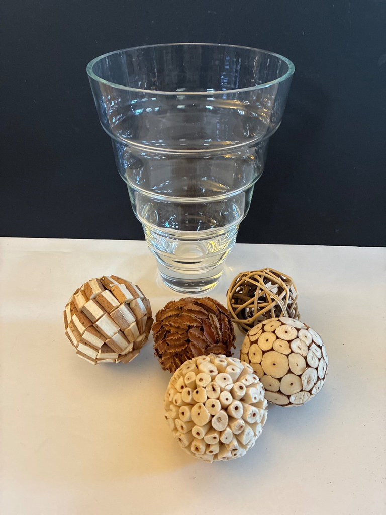 Assorted decorative home items - image 8 of 9