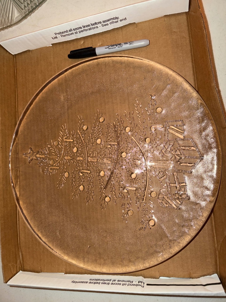 Cut-glass bowls and decorative platters - image 5 of 10