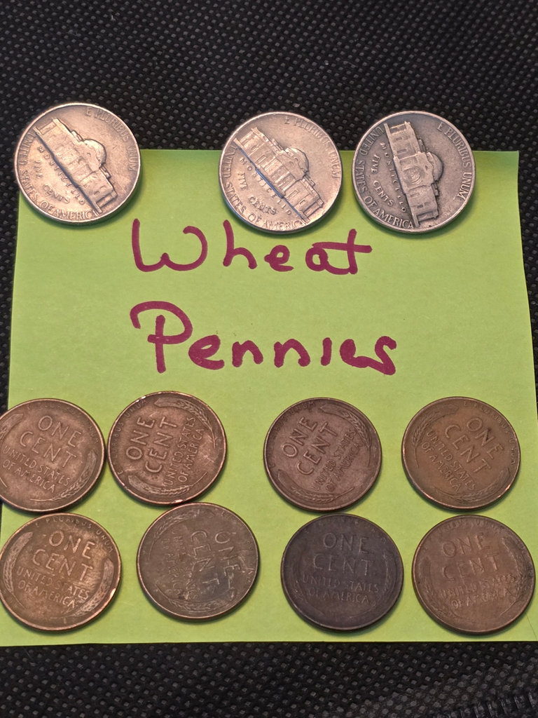 Wheat pennies, a mix of vintage coins, and jewelry - image 5 of 8