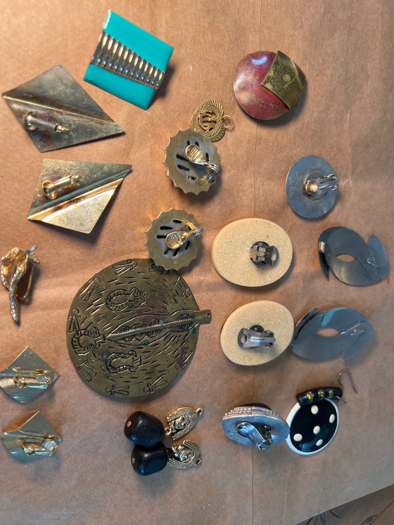 Assorted vintage jewelry collection - image 6 of 11