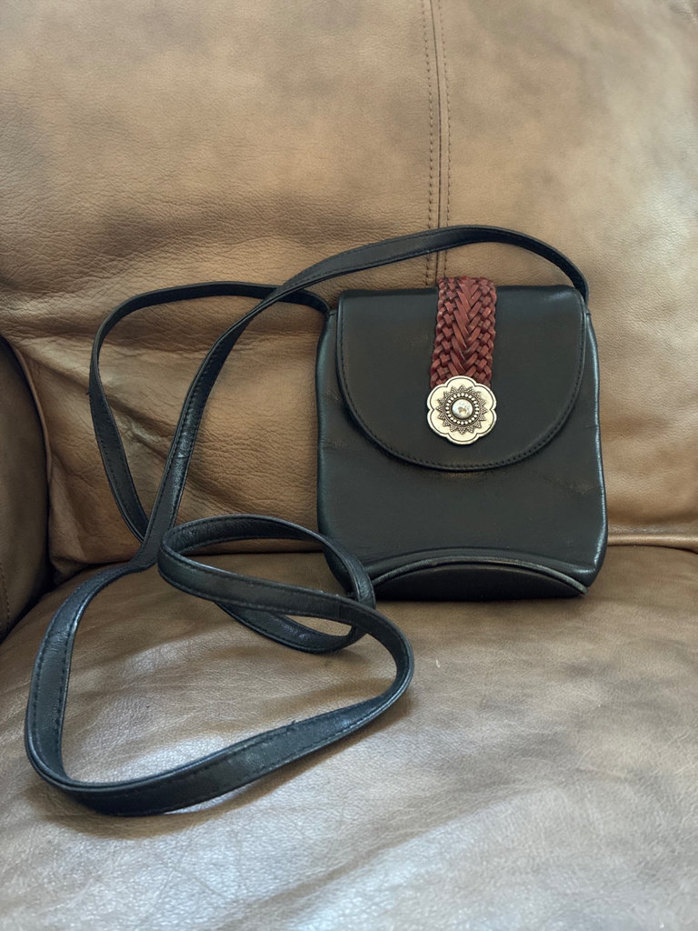 Collection of women's handbags and purses - image 11 of 20