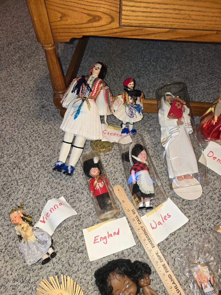 International folk-doll collection - image 2 of 10