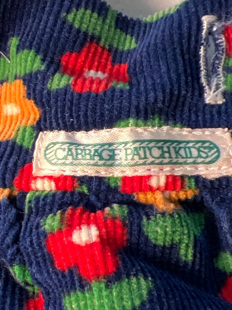 Cabbage Patch Kids dolls, outfits, and accessories with stickers - image 9 of 12