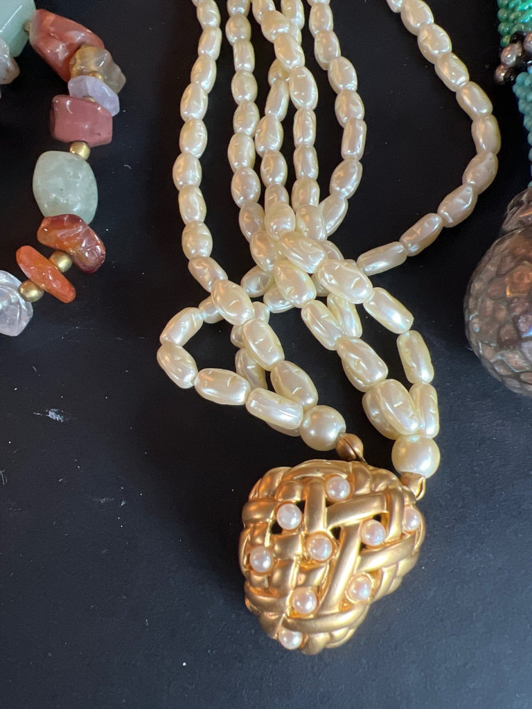 Assorted Beaded Necklaces and Jewelry - image 6 of 9