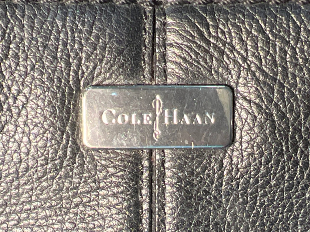 Assorted handbags and purses - image 11 of 18