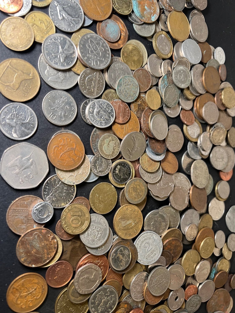 Assorted international coins and currency - image 5 of 18