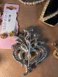 Assorted Vintage Costume Jewelry and Accessories - thumbnail 10 of 13