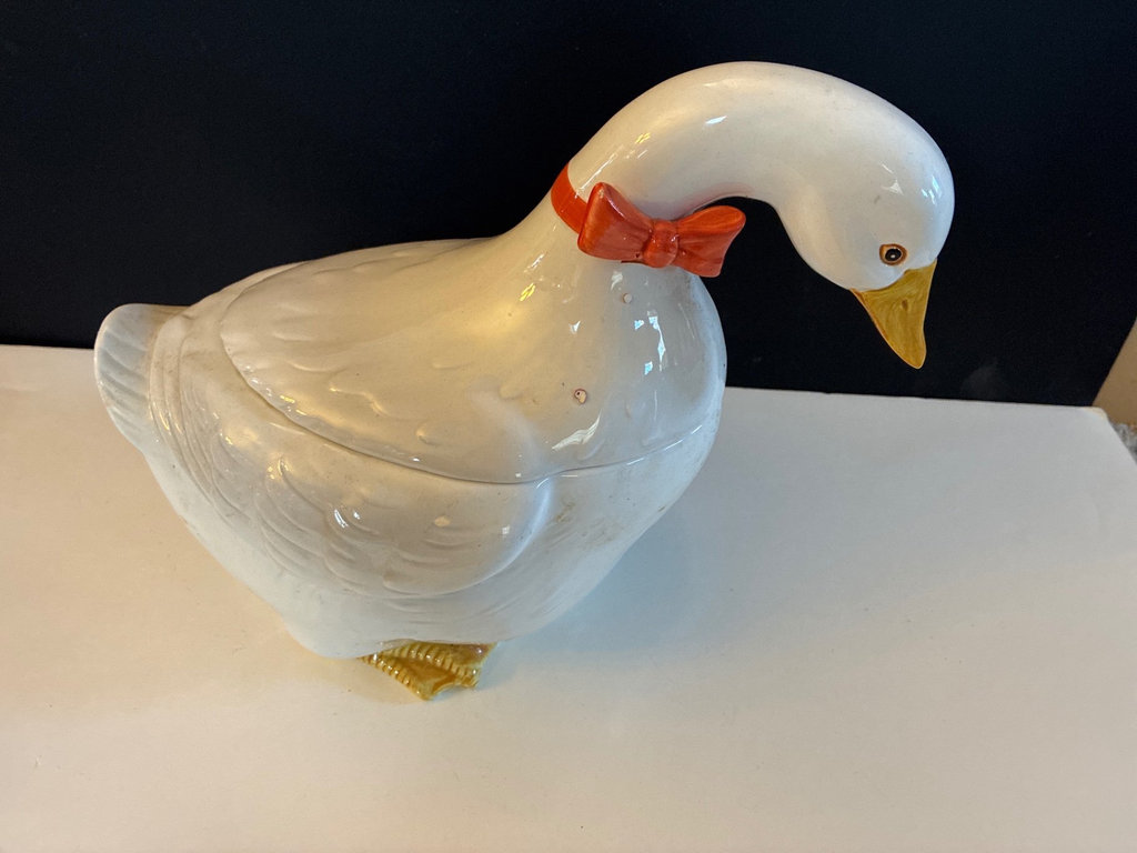 Assorted decorative home items - image 2 of 9