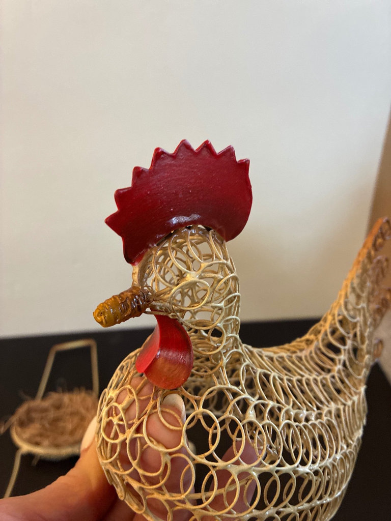 Chicken-themed decorative items and glassware - image 6 of 7