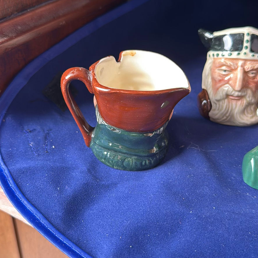 Royal Doulton Men Mugs Incl. Robin Hood, The Collector and 8 Smaller Ones - image 4 of 37