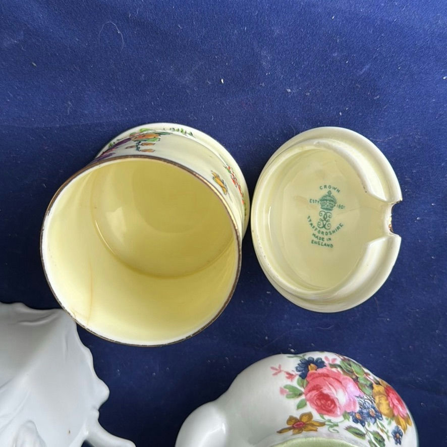 Various Creamers, 2 lidded Dishes Nippon, Hammersley And More - image 5 of 35