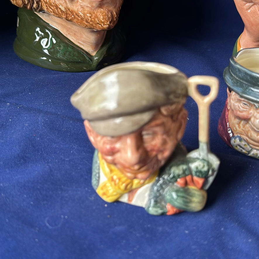 Royal Doulton Men Mugs Incl. Robin Hood, The Collector and 8 Smaller Ones - image 15 of 37