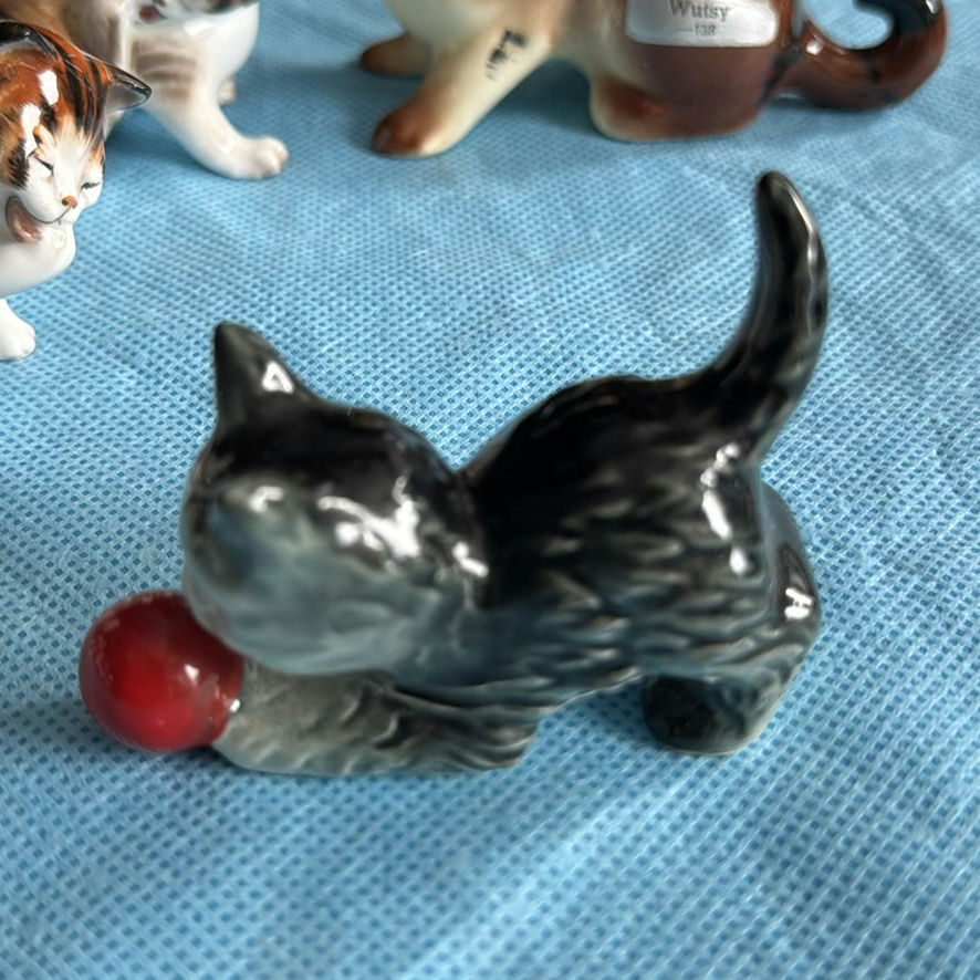 Lot Of Cats - image 12 of 43