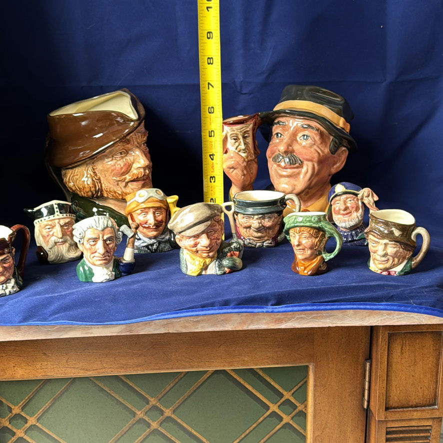 Royal Doulton Men Mugs Incl. Robin Hood, The Collector and 8 Smaller Ones - image 2 of 37