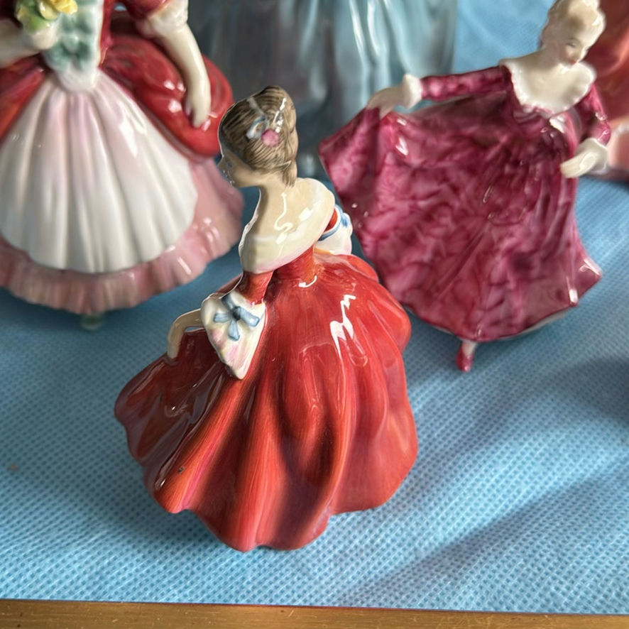 Royal Doulton 6 Smaller Figurines - image 5 of 27