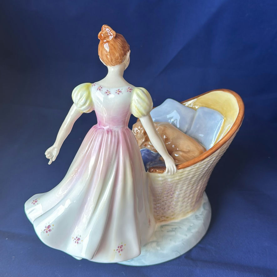 Royal Doulton The Bedtime Story And Beat You To It - image 7 of 9