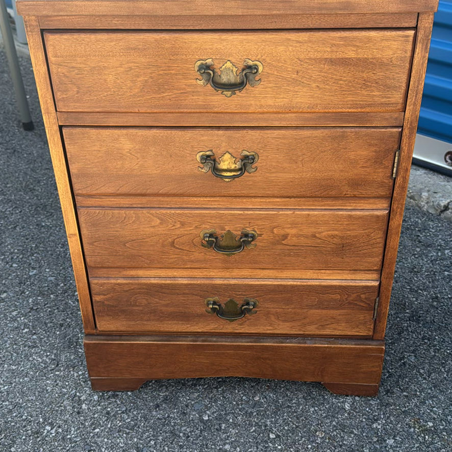 Nightstand/End Table - image 6 of 8