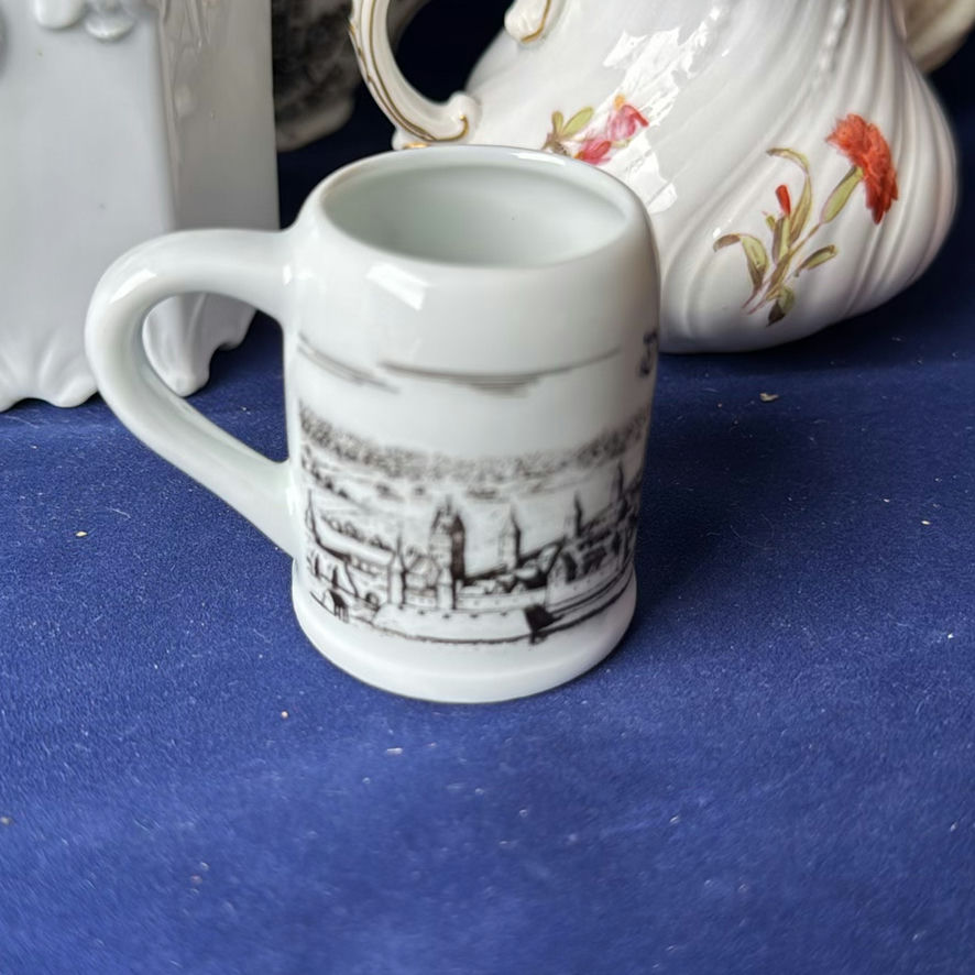 Various Creamers, 2 lidded Dishes Nippon, Hammersley And More - image 7 of 35