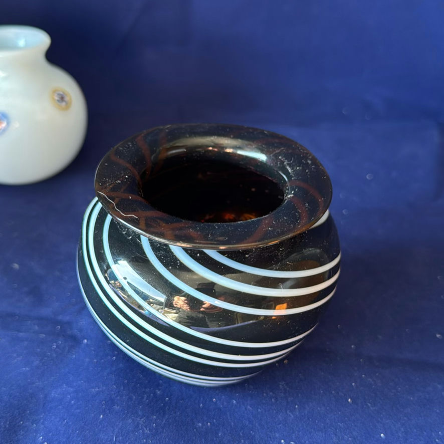 Art Glass Pieces - image 9 of 11