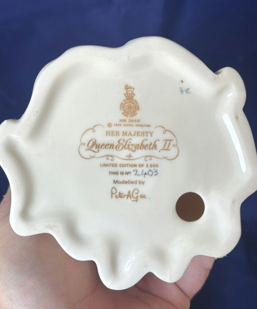 Royal Doulton Her Majesty Queen Elizabeth II - image 4 of 4
