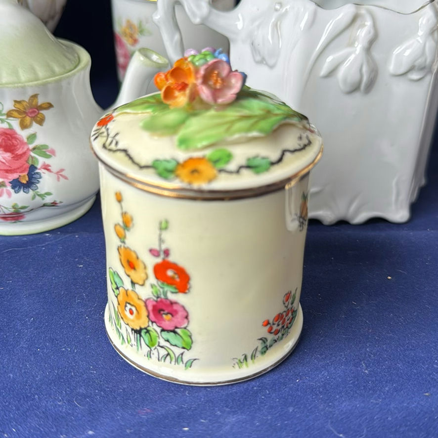 Various Creamers, 2 lidded Dishes Nippon, Hammersley And More - image 3 of 35