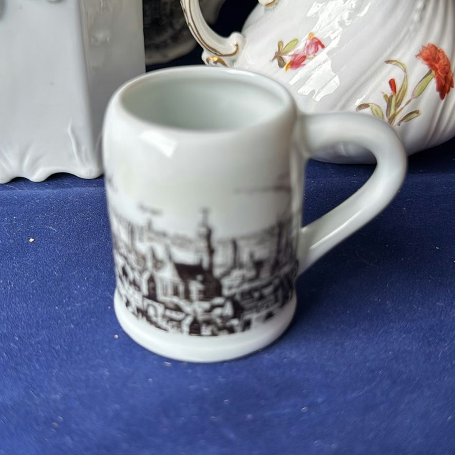 Various Creamers, 2 lidded Dishes Nippon, Hammersley And More - image 8 of 35