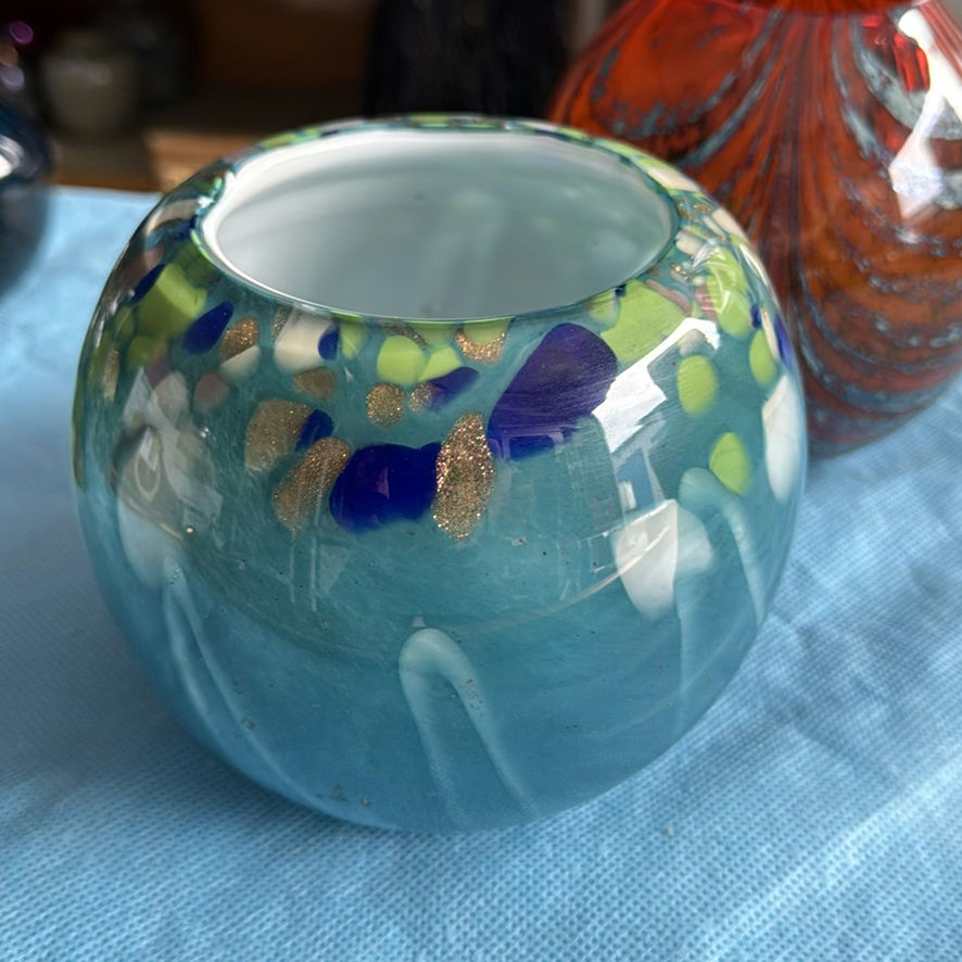 4 Pcs Of Art Glass Incudes 2 Pairpoint Pcs - image 14 of 20