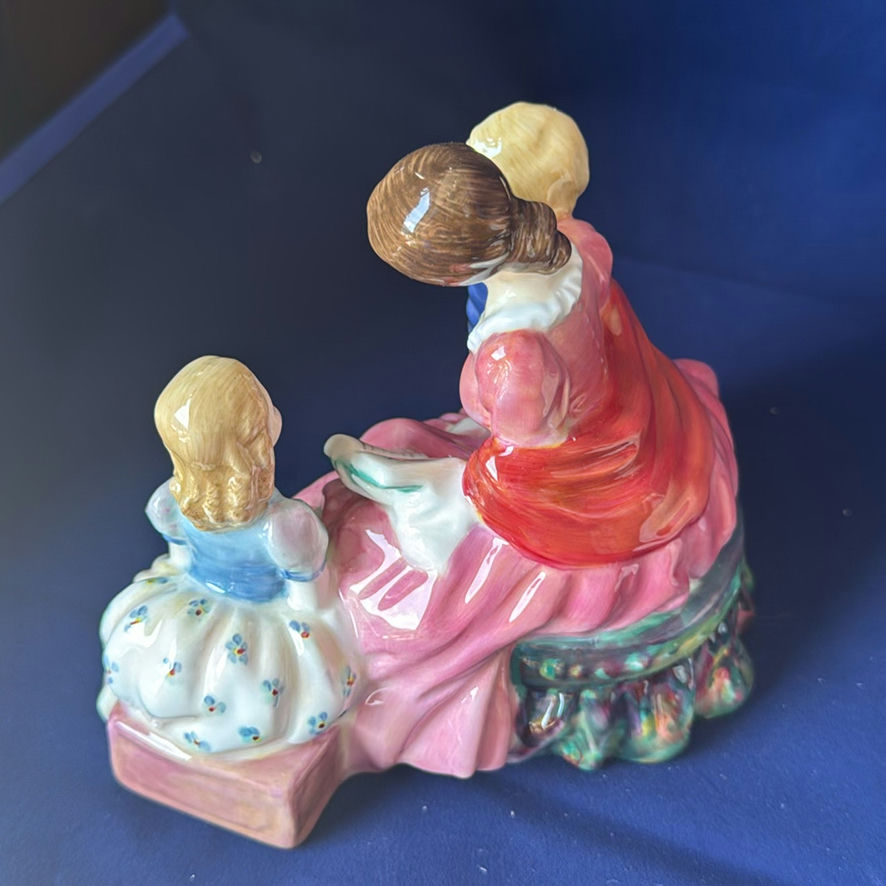 Royal Doulton The Bedtime Story And Beat You To It - image 3 of 9