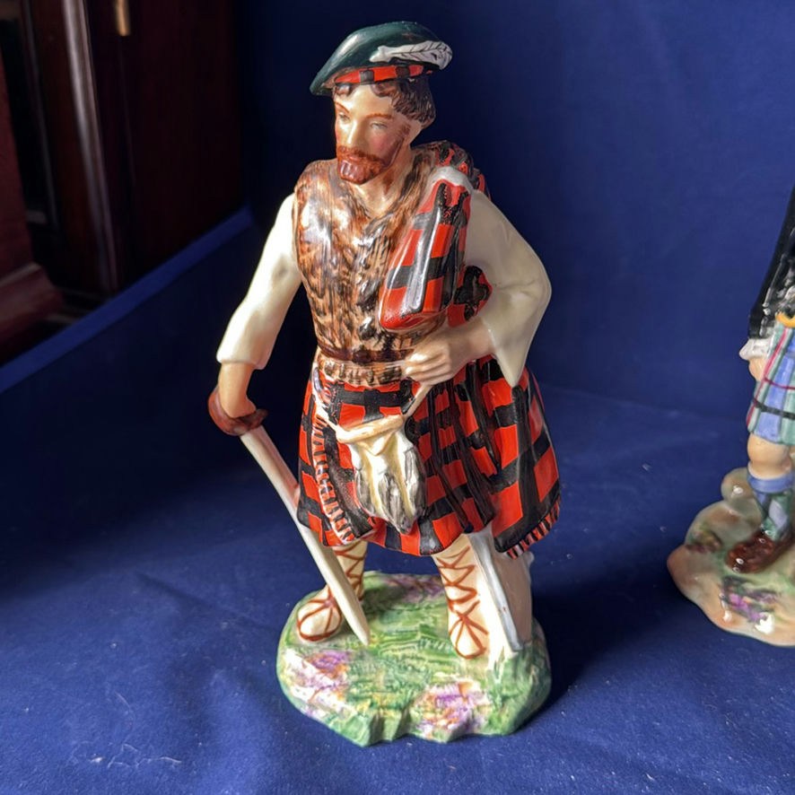 Radnor Bone China Scottish Clan Figures - image 3 of 14