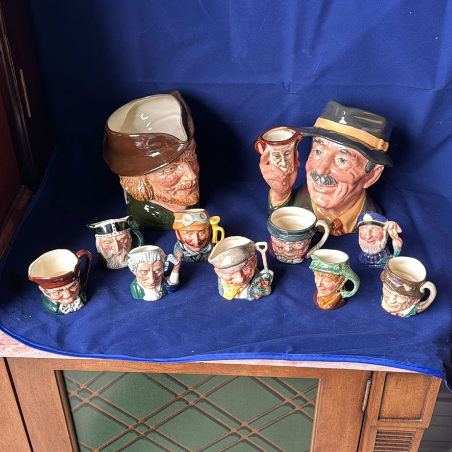 Royal Doulton Men Mugs Incl. Robin Hood, The Collector and 8 Smaller Ones - image 1 of 37